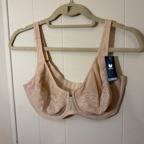 Wacoal Other - Wacoal Lace Underwire Bra NWT - Beige - size 36DDD